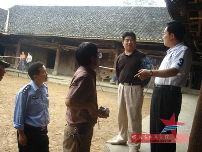 县委副书记王继松看望《长征轶事》剧组演职人员