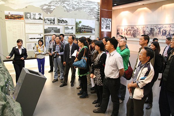 广东旅游新闻界赴遵义、赤水考察团走进土城古镇