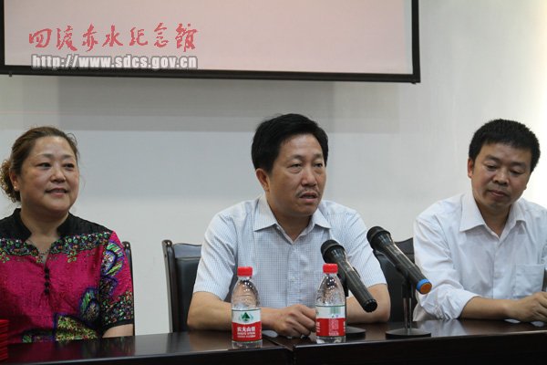 韩德华家族向四渡赤水纪念馆捐献红军文物