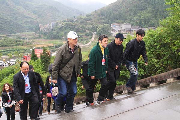 中国当代著名编导家陈维亚赴一行四渡赤水纪念馆考察