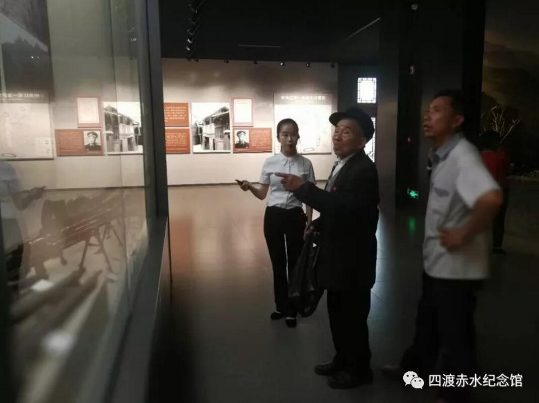 时代楷模黄大发到我馆参观