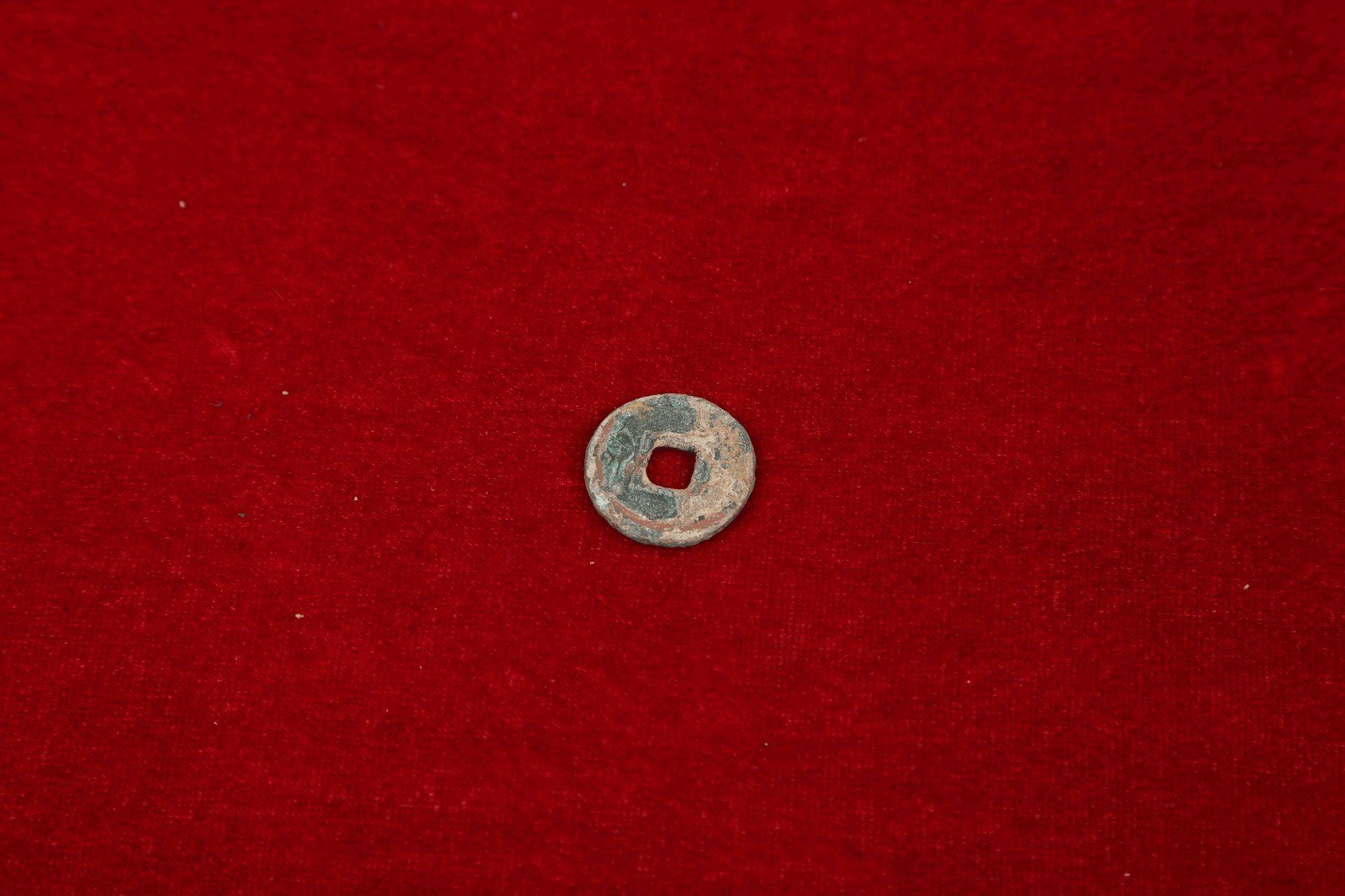 SDCS201709755—货泉铜钱，直径2.42厘米，厚0.25厘米，重5克。.JPG