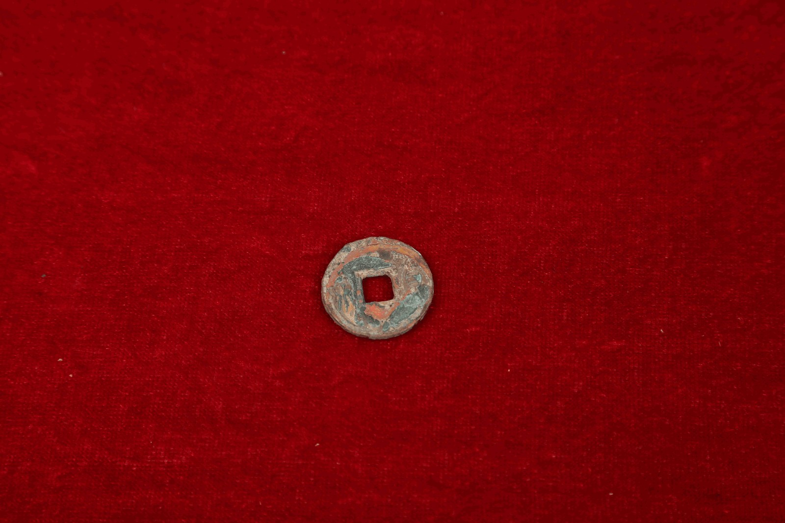 SDCS201709800—货泉铜钱，直径2.2厘米，厚0.2厘米，重2.64克。.JPG