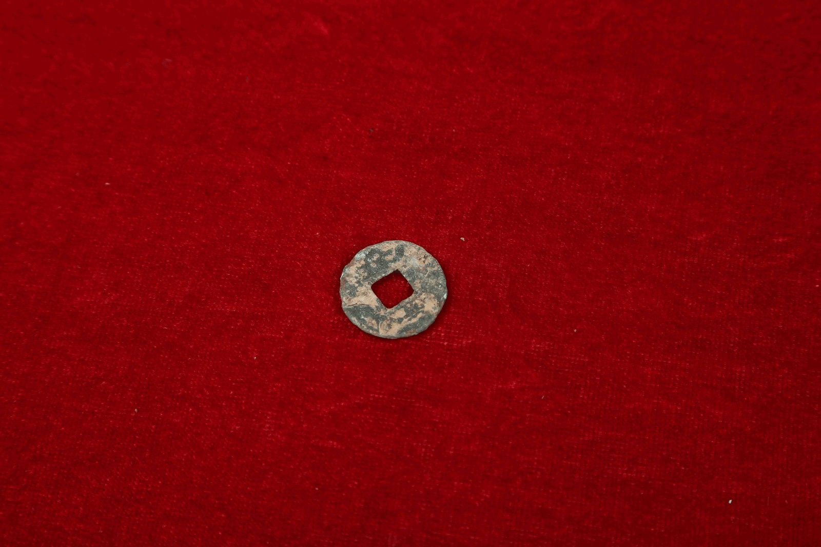 SDCS201709810—货泉铜钱，直径2.2厘米，厚0.16厘米，重3.23克。.JPG