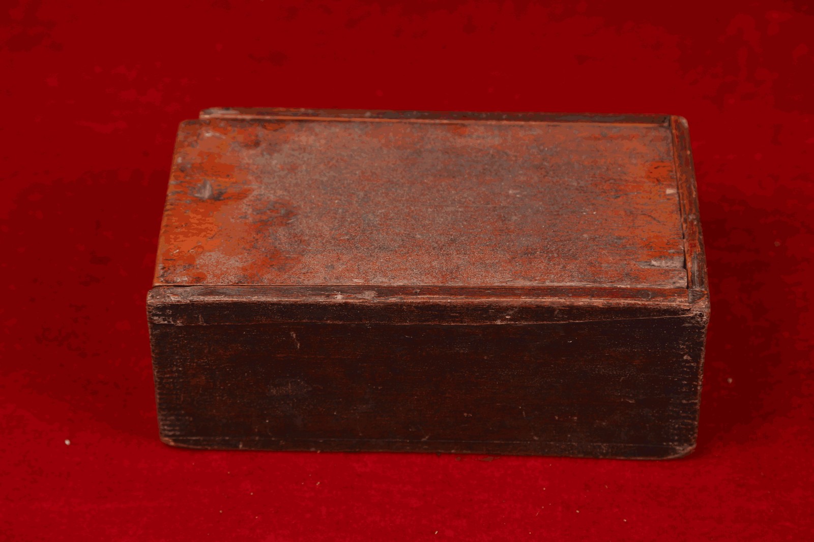 SDCS20169017—红漆身黄漆推盖木钱盒，长15.5厘米，宽9厘米，高8.3厘米，重270克。-迅捷压缩.JPG