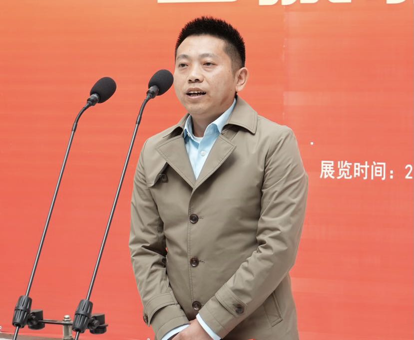 刘军.jpg